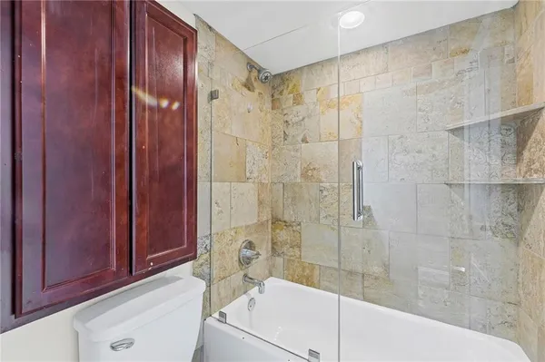 $145,000 | 700 East 8th Street, Unit 7Q, Kansas City, MO 64106