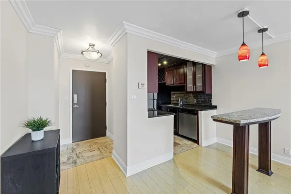 $145,000 | 700 East 8th Street, Unit 7Q, Kansas City, MO 64106