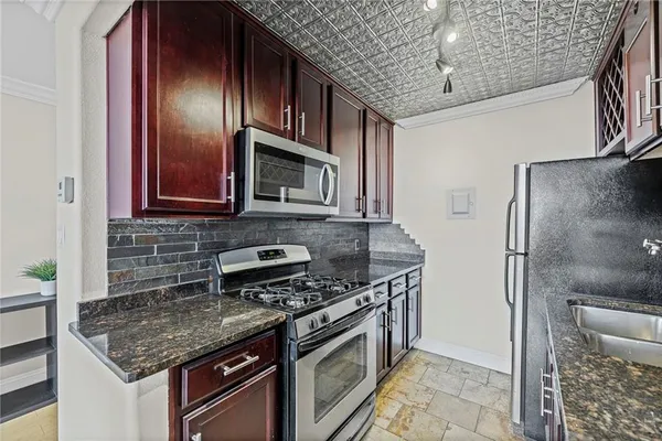 $145,000 | 700 East 8th Street, Unit 7Q, Kansas City, MO 64106