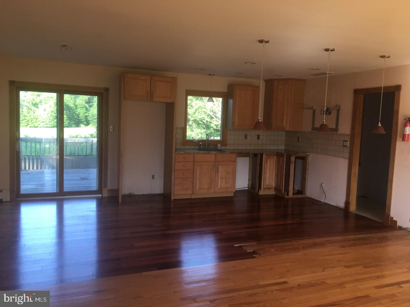 318 Meadowbrook Road Robbinsville, NJ 08691 - Photo 5 of 16 Kitchen