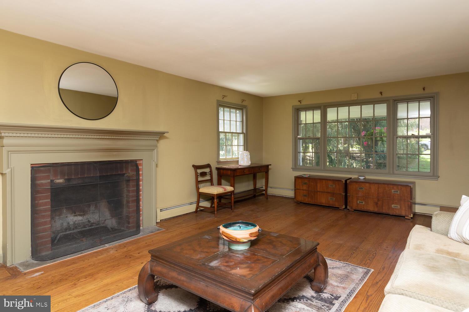 2366 Fairway Road Huntingdon Valley, PA 19006 - Photo 12 of 47 Living Room