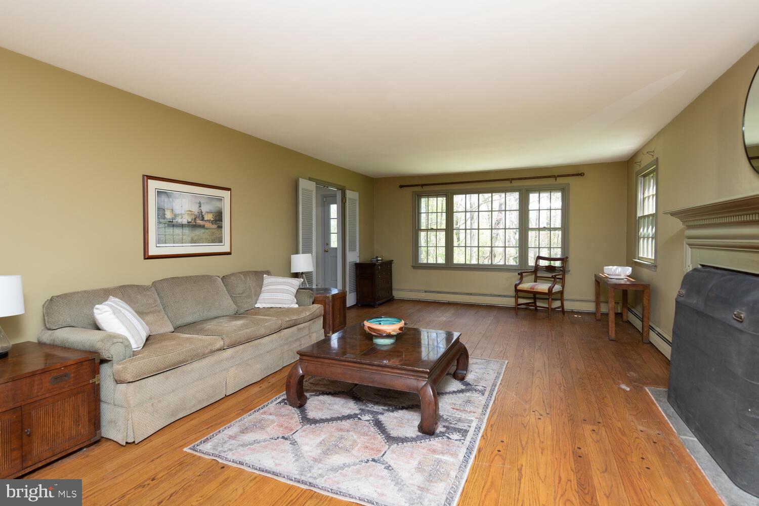 2366 Fairway Road Huntingdon Valley, PA 19006 - Photo 8 of 47 Living Room