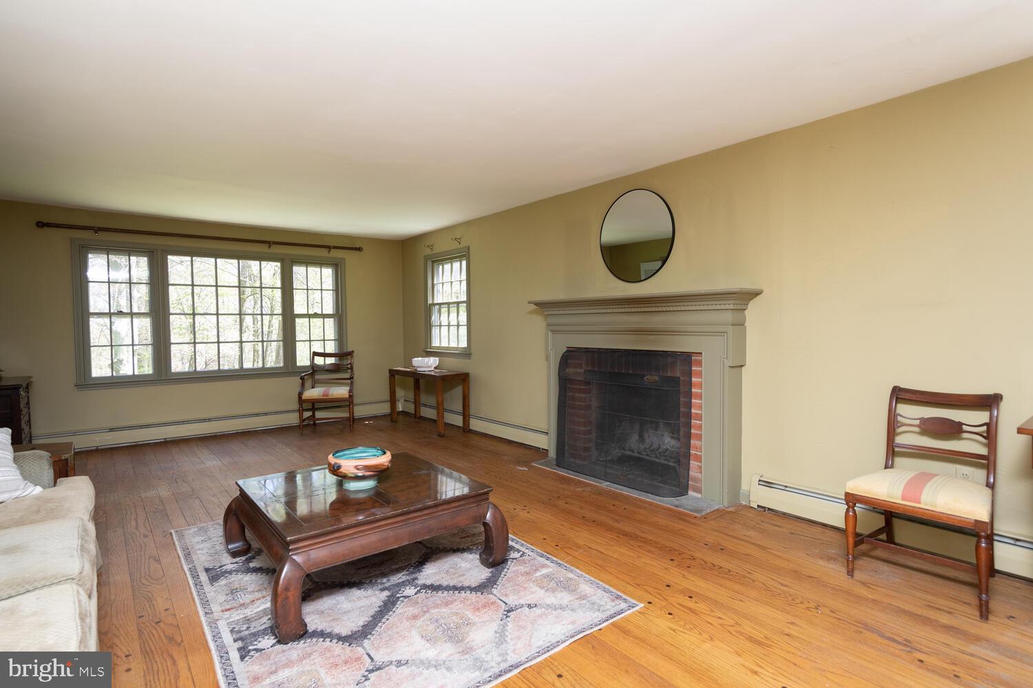 2366 Fairway Road Huntingdon Valley, PA 19006 - Photo 9 of 47 Living Room