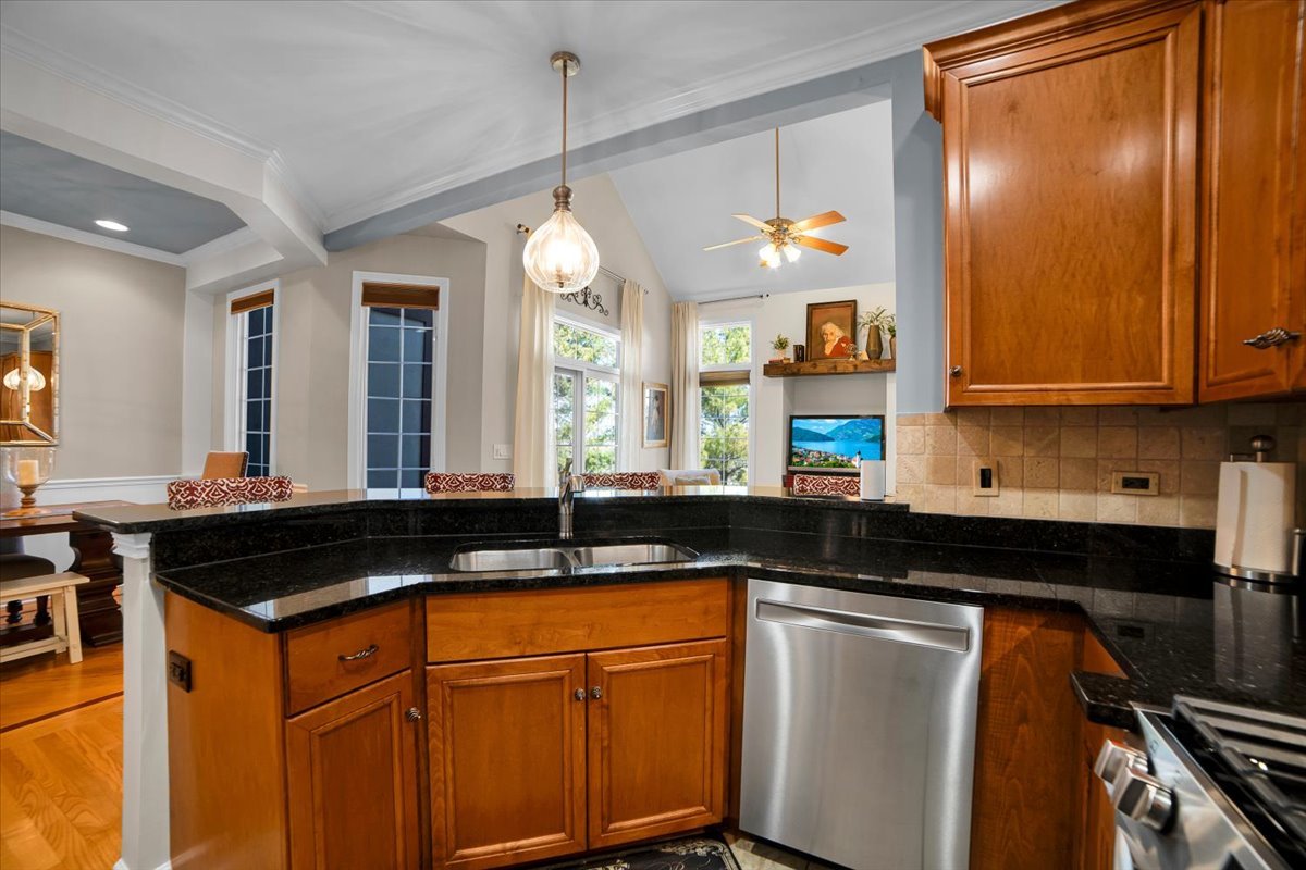 12704 Wild Rye Court Plainfield, IL 60585 - Photo 8 of 51