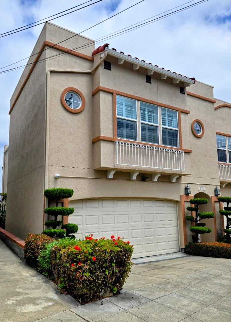 551 Merritt Avenue, Unit 1 Oakland, CA 94610 - Photo 2 of 20 a front view of a house with many windows