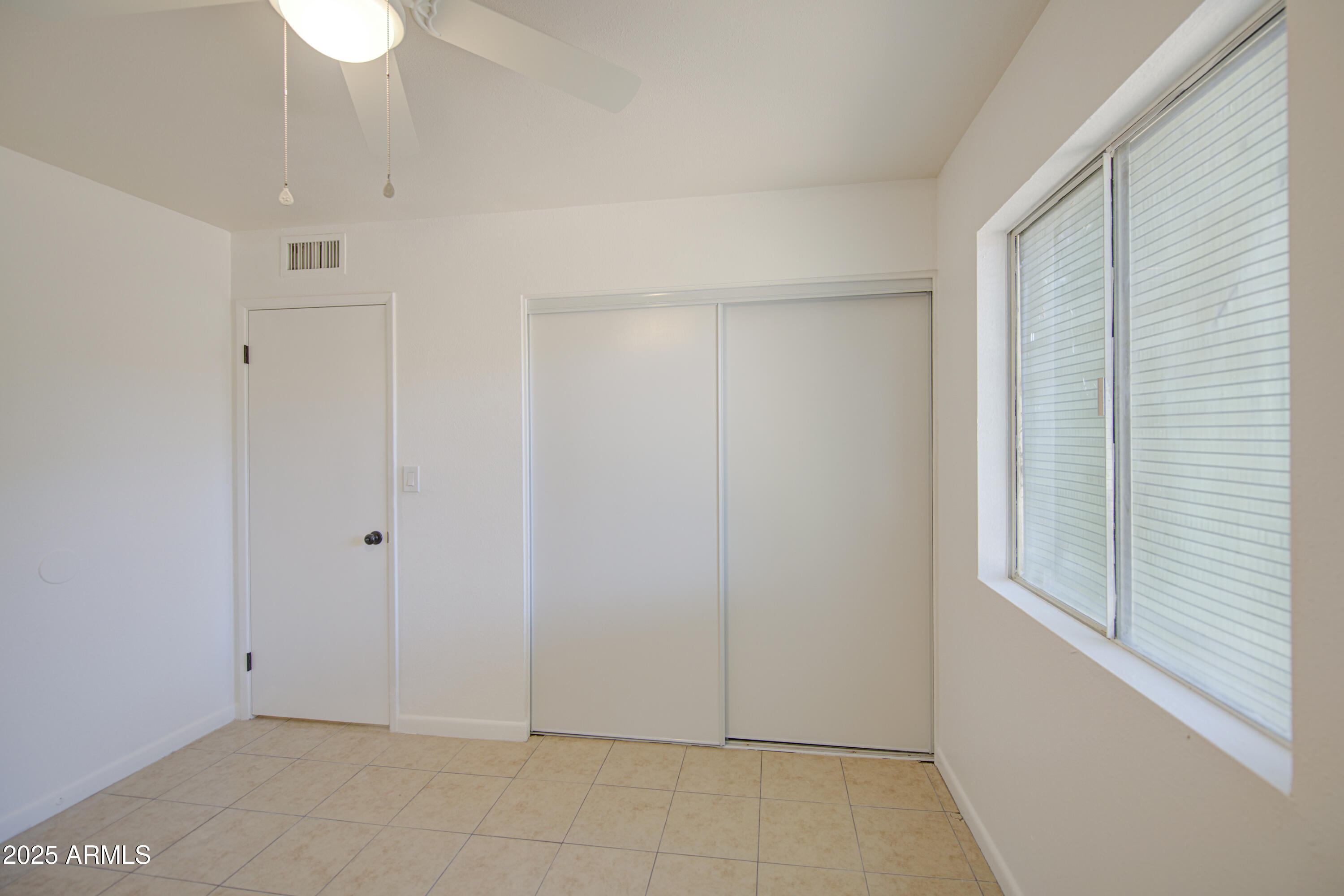 712 South Lebanon Lane Tempe, AZ 85288 - Photo 11 of 35 a view of an empty room