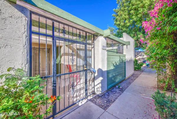 $255,000 | 712 South Lebanon Lane, Tempe, AZ 85288