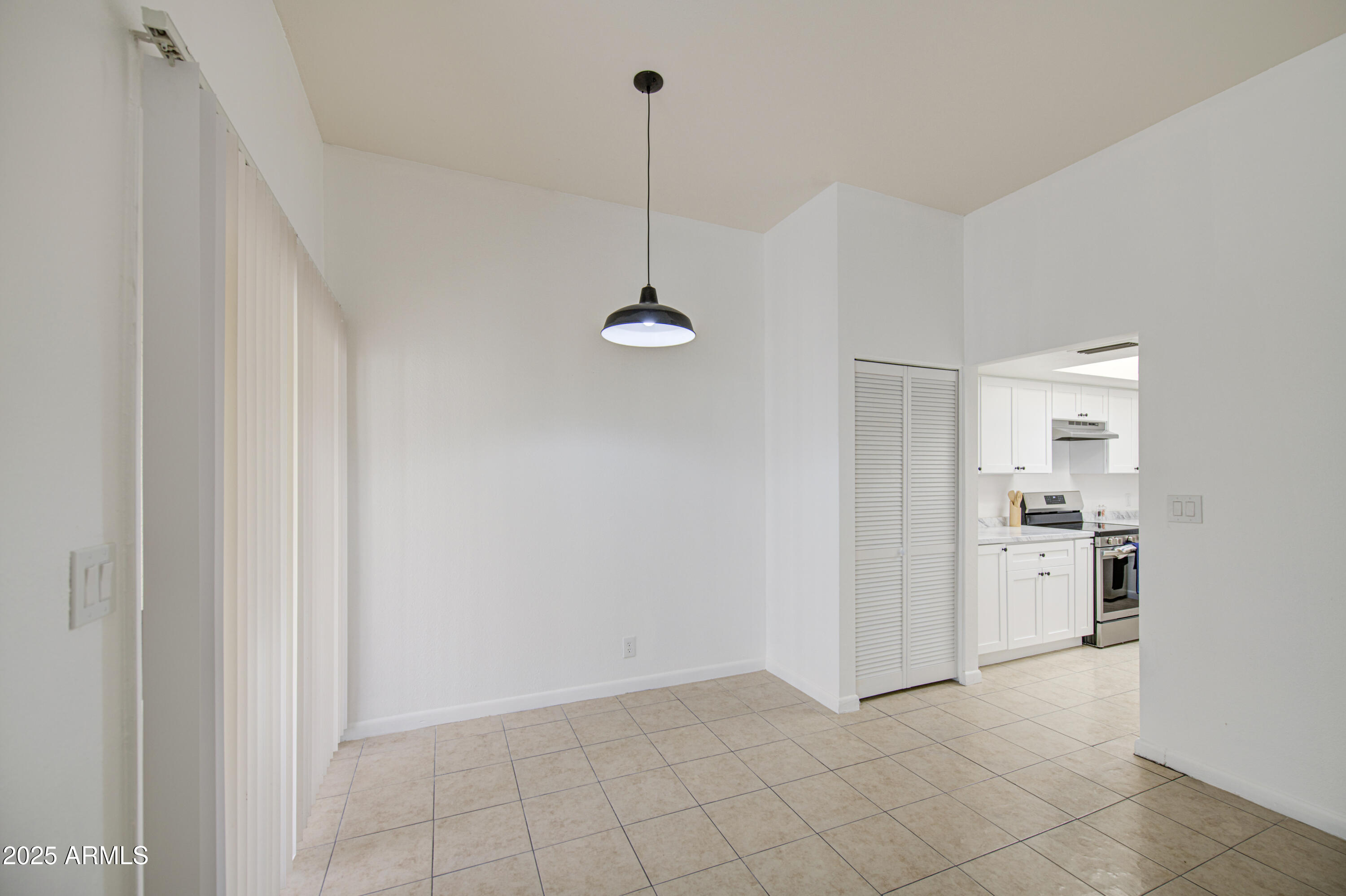 712 South Lebanon Lane Tempe, AZ 85288 - Photo 22 of 35 a view of a kitchen with appliances