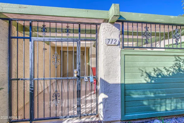 $255,000 | 712 South Lebanon Lane, Tempe, AZ 85288