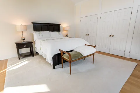 Undisclosed Address, Southampton, NY 11968