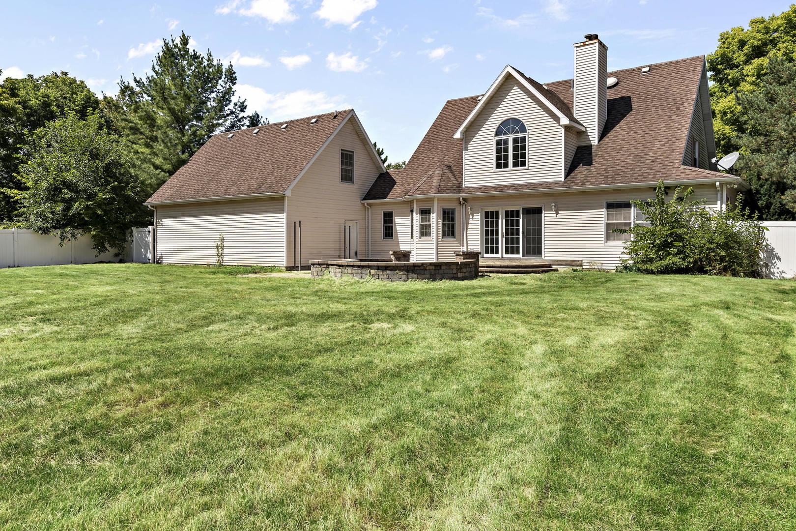 23501 West McClintock Road Channahon, IL 60410 - Photo 18 of 19 a front view of a house with a yard