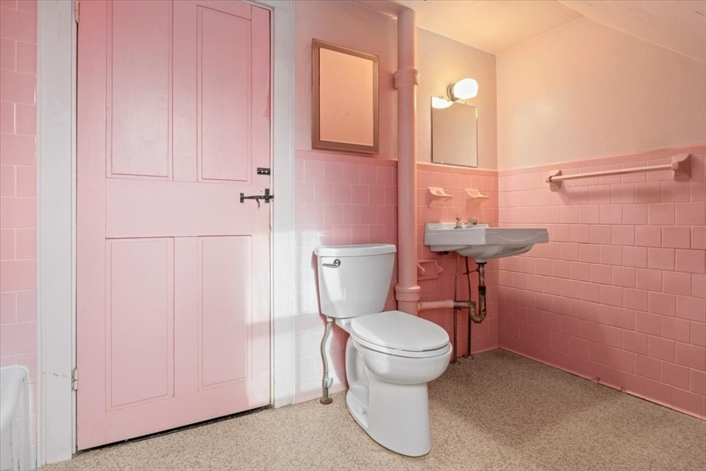 600 High Street Westwood, MA 02090 - Photo 19 of 27 a bathroom with a toilet