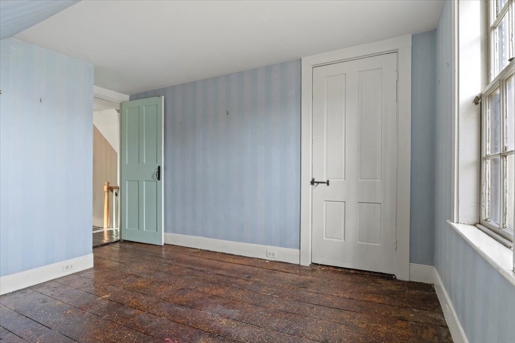 600 High Street Westwood, MA 02090 - Photo 24 of 27 an empty room with windows and closet