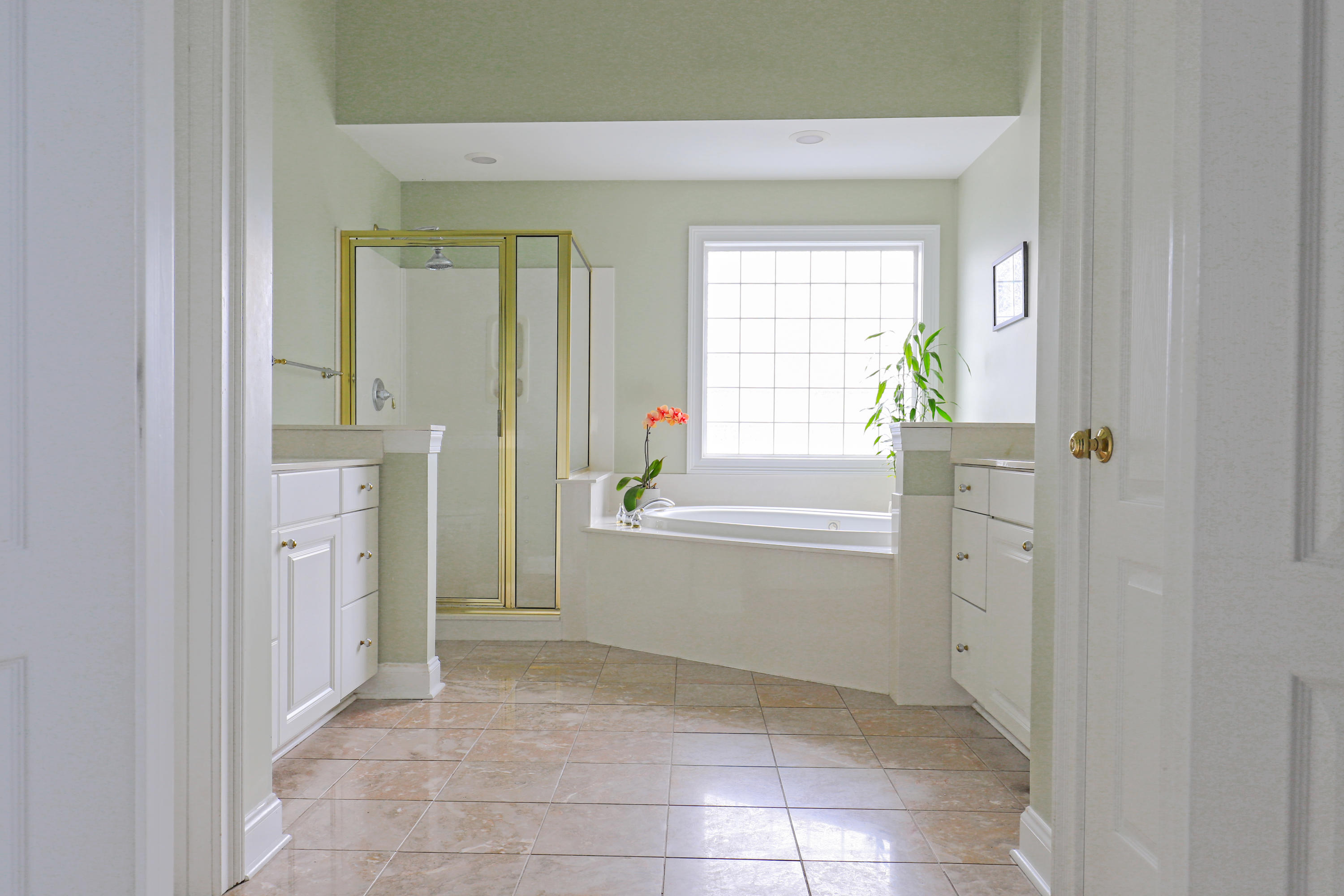 213 Harlech Way Charleston, SC 29414 - Photo 23 of 45 Master Bath