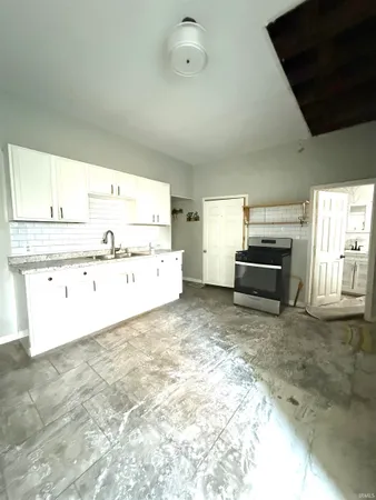 $99,900 | 1021 West Franklin Street, Evansville, IN 47710