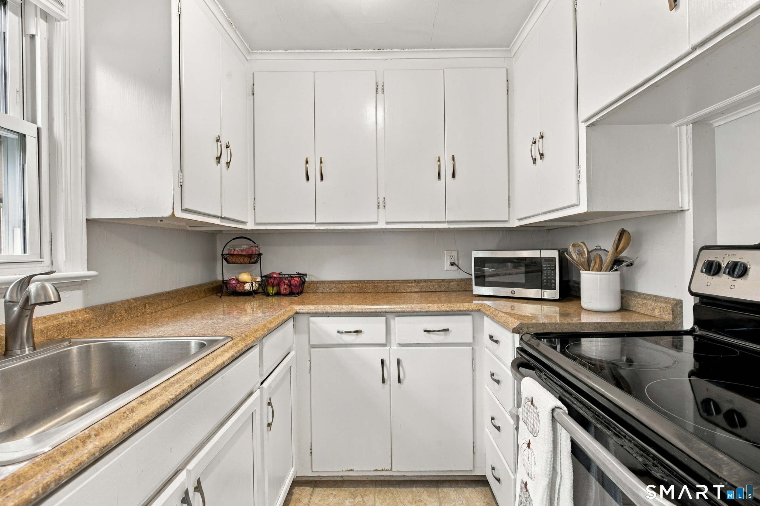 54 Silver Hill Road Ansonia, CT 06401 - Photo 10 of 36 Gallery Image 10