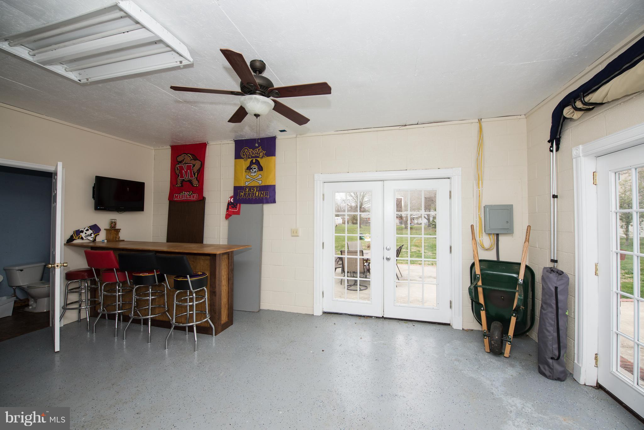 604 Bryan Point Road Accokeek, MD 20607 - Photo 26 of 29 a view of a livingroom with furniture and workspace