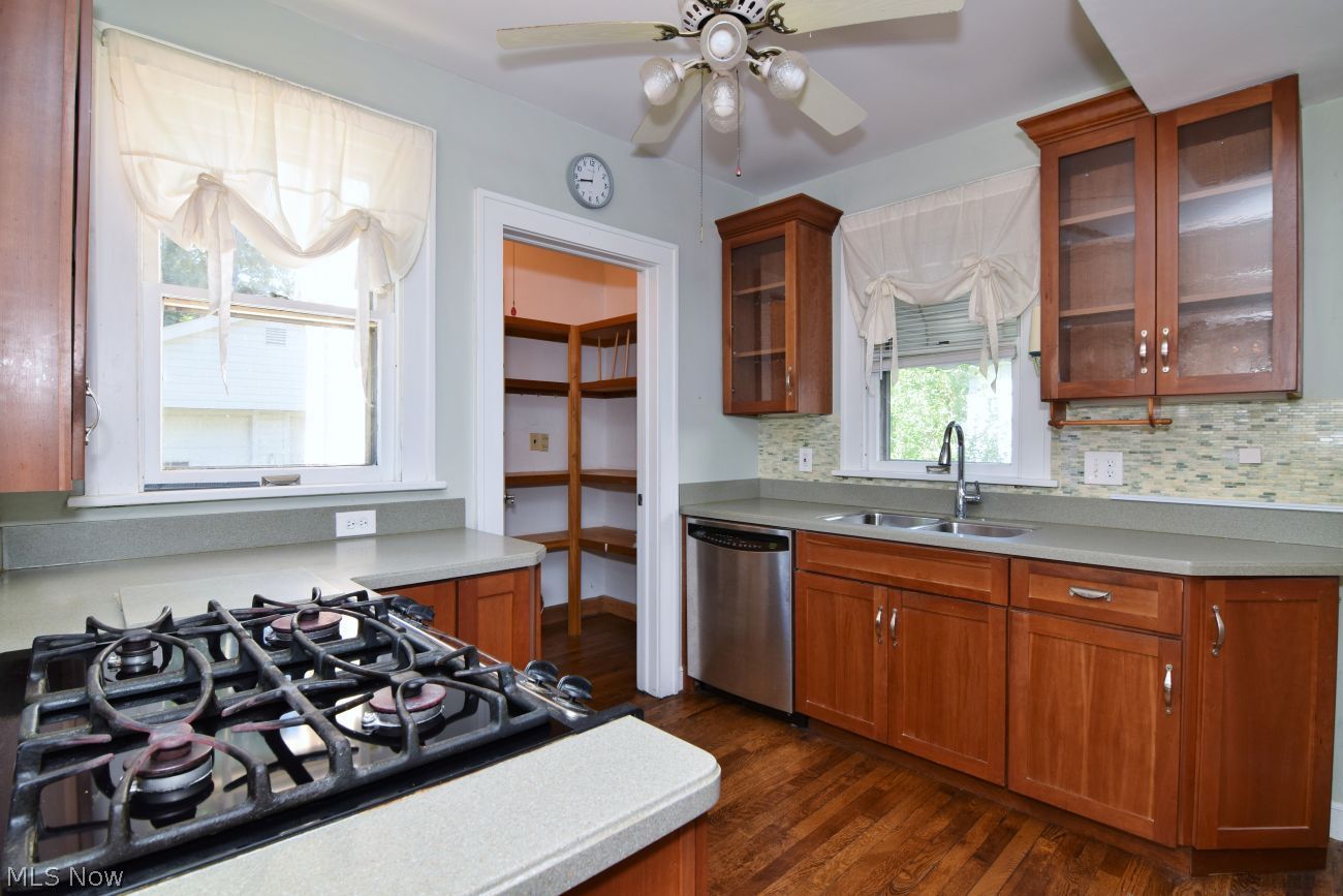 3356 Clarendon Road Cleveland Heights, OH 44118 - Photo 10 of 43 Updated Kitchen
