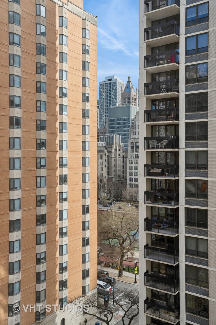 850 North Dewitt Place, Unit 11D Chicago, IL 60611 - Photo 11 of 15 a bathroom with a shower