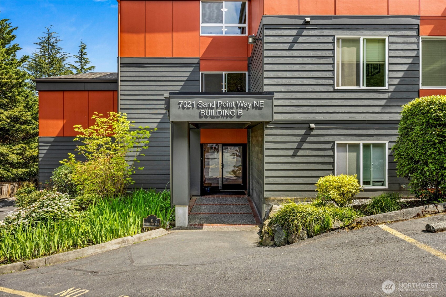 7001 Sand Point Way Northeast, Unit B212 Seattle, WA 98115 - Photo 1 of 32