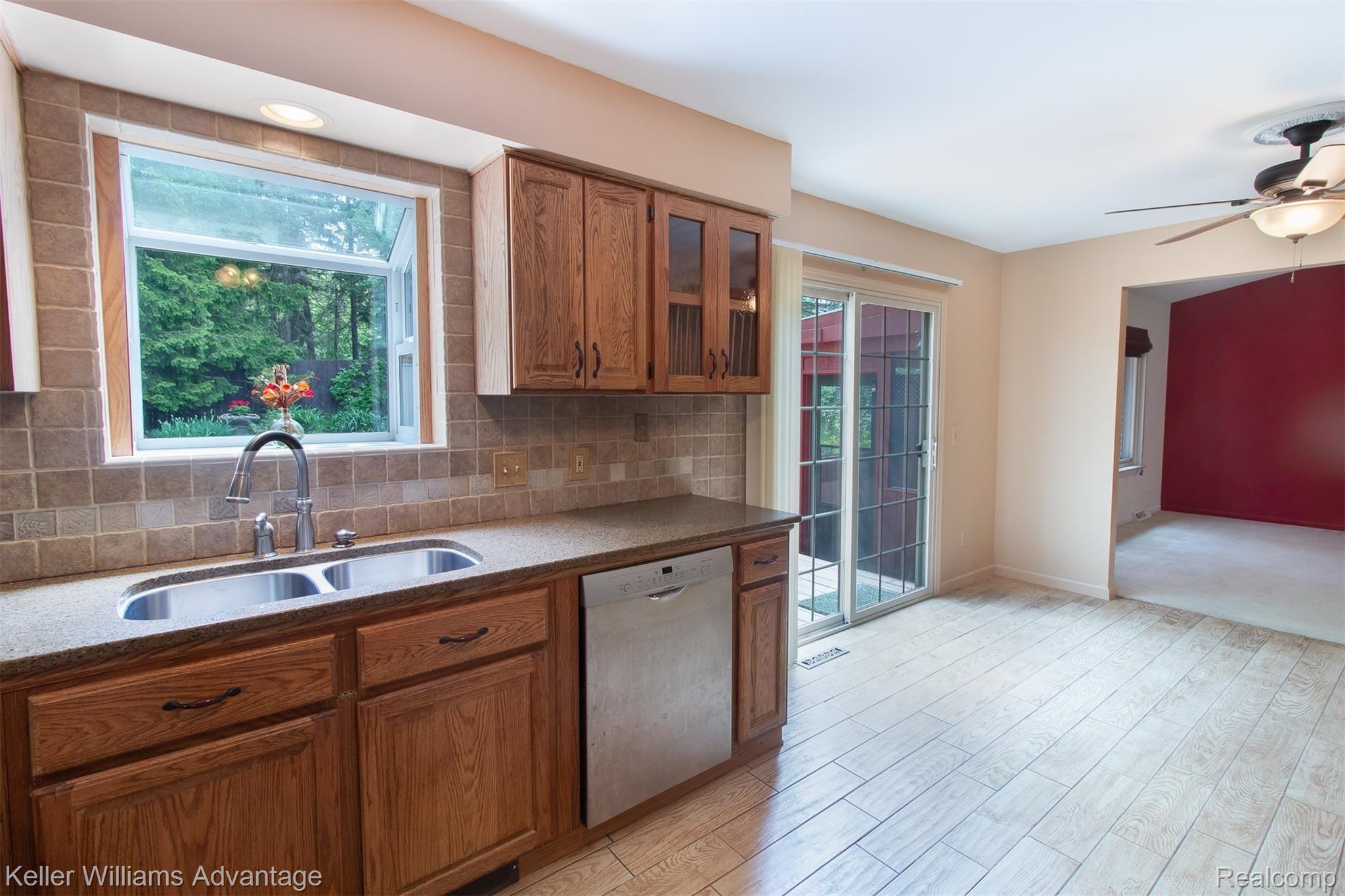 9232 Evee Road Clarkston, MI 48348 - Photo 11 of 46 EveeRd_9232_Kitchen_04.jpg
