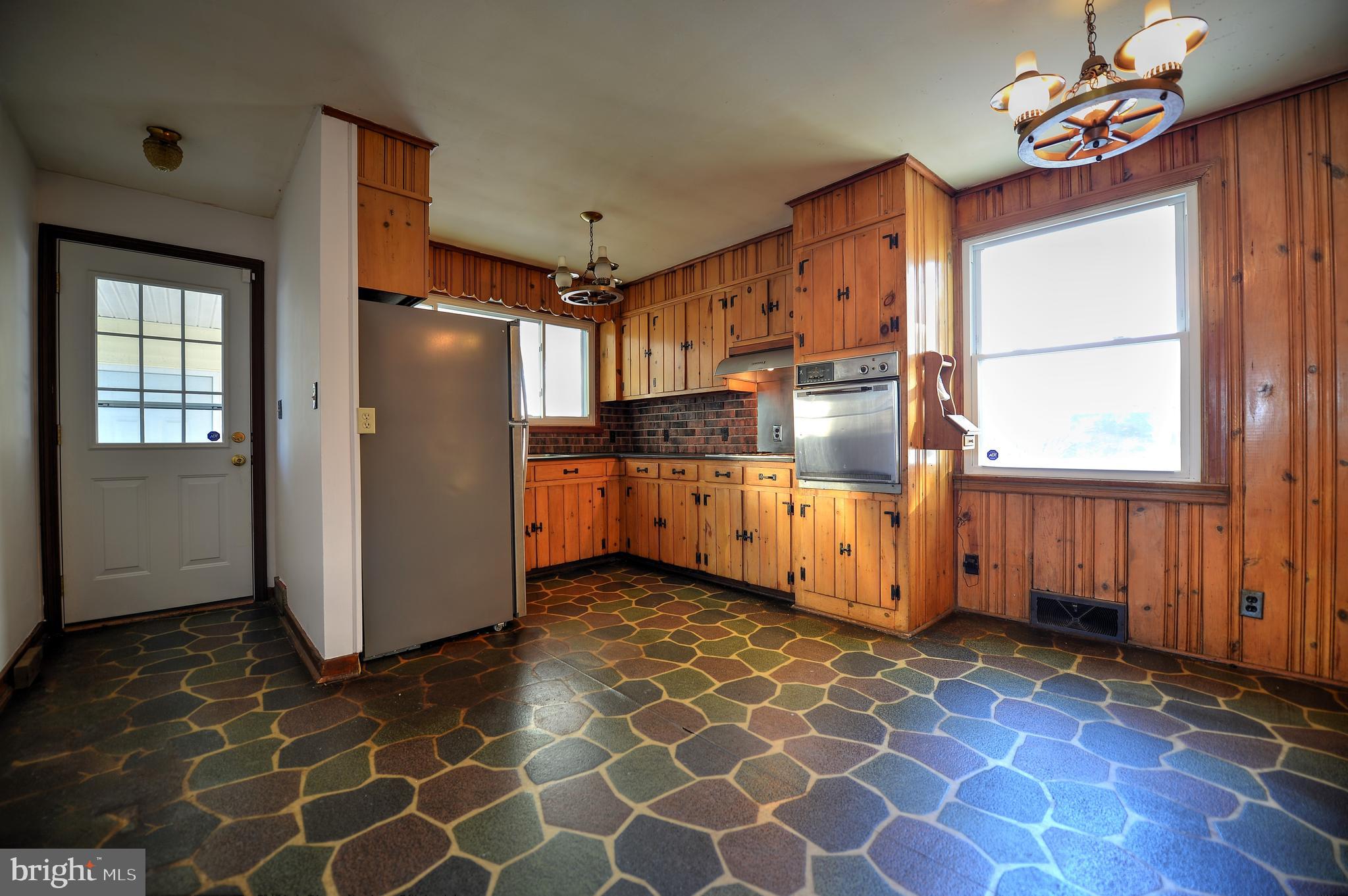 51 Silver Spring Road Mechanicsburg, PA 17050 - Photo 3 of 19 Gallery Image 3