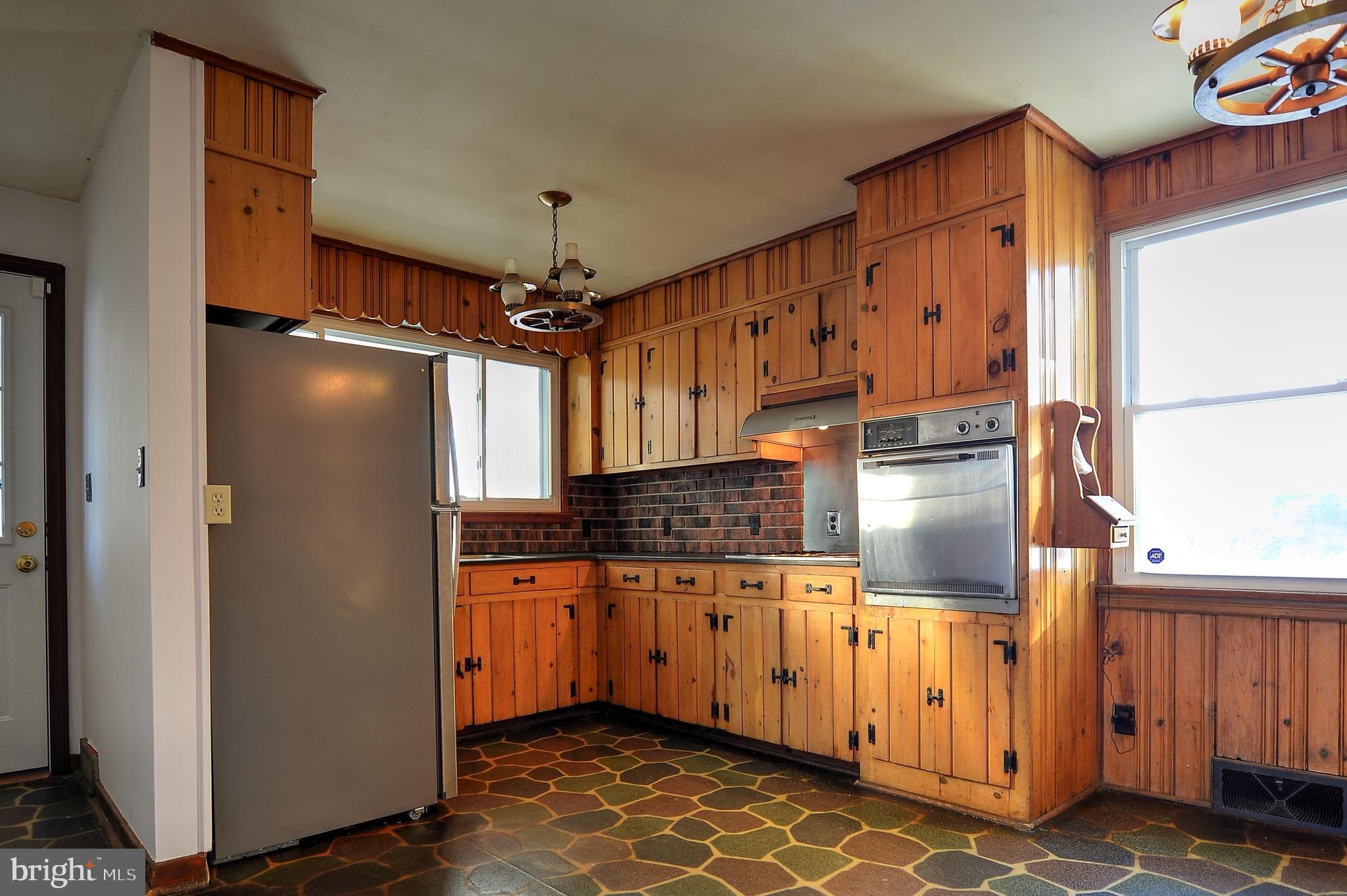 51 Silver Spring Road Mechanicsburg, PA 17050 - Photo 4 of 19 Gallery Image 4