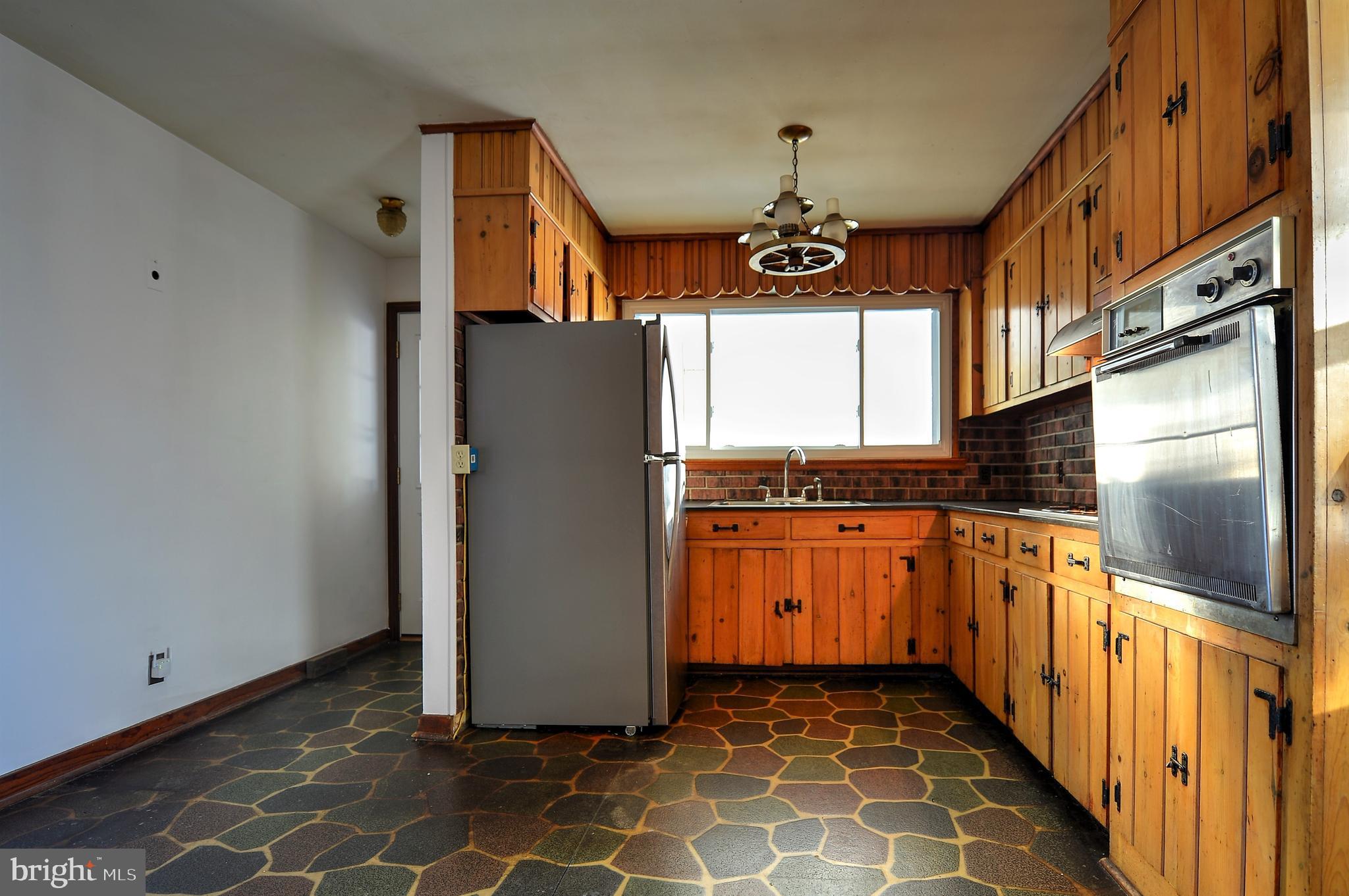 51 Silver Spring Road Mechanicsburg, PA 17050 - Photo 5 of 19 Gallery Image 5