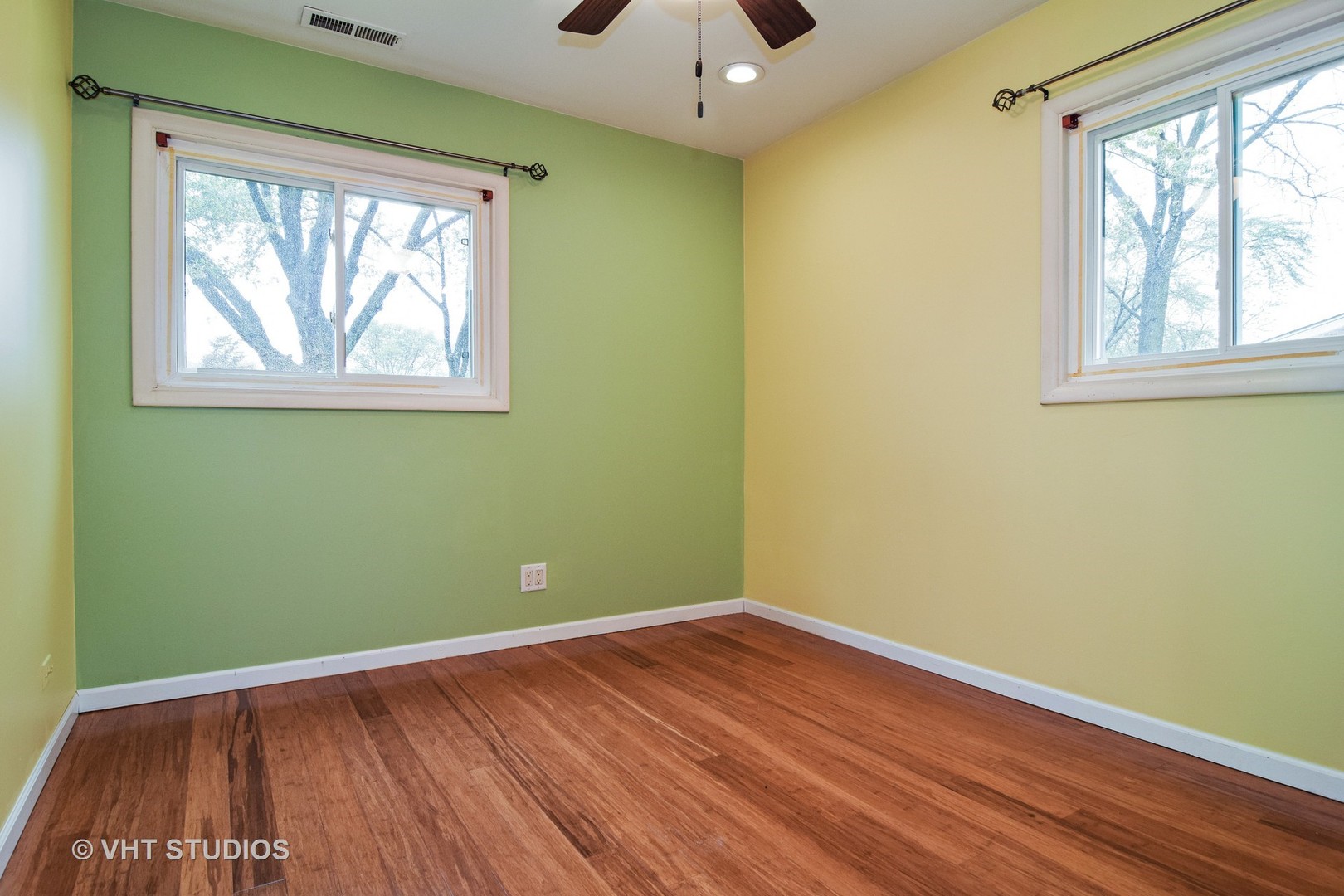 1675 Bedford Road Hoffman Estates, IL 60169 - Photo 13 of 15
