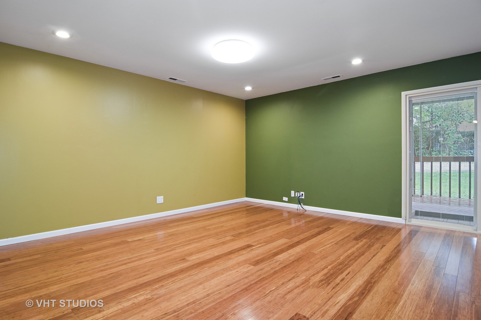 1675 Bedford Road Hoffman Estates, IL 60169 - Photo 3 of 15