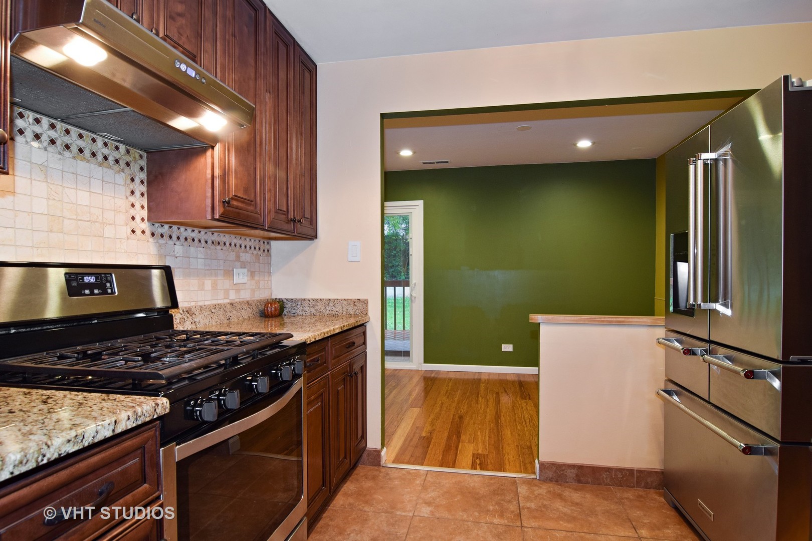 1675 Bedford Road Hoffman Estates, IL 60169 - Photo 7 of 15