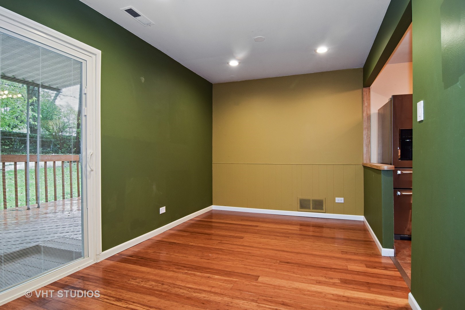 1675 Bedford Road Hoffman Estates, IL 60169 - Photo 8 of 15