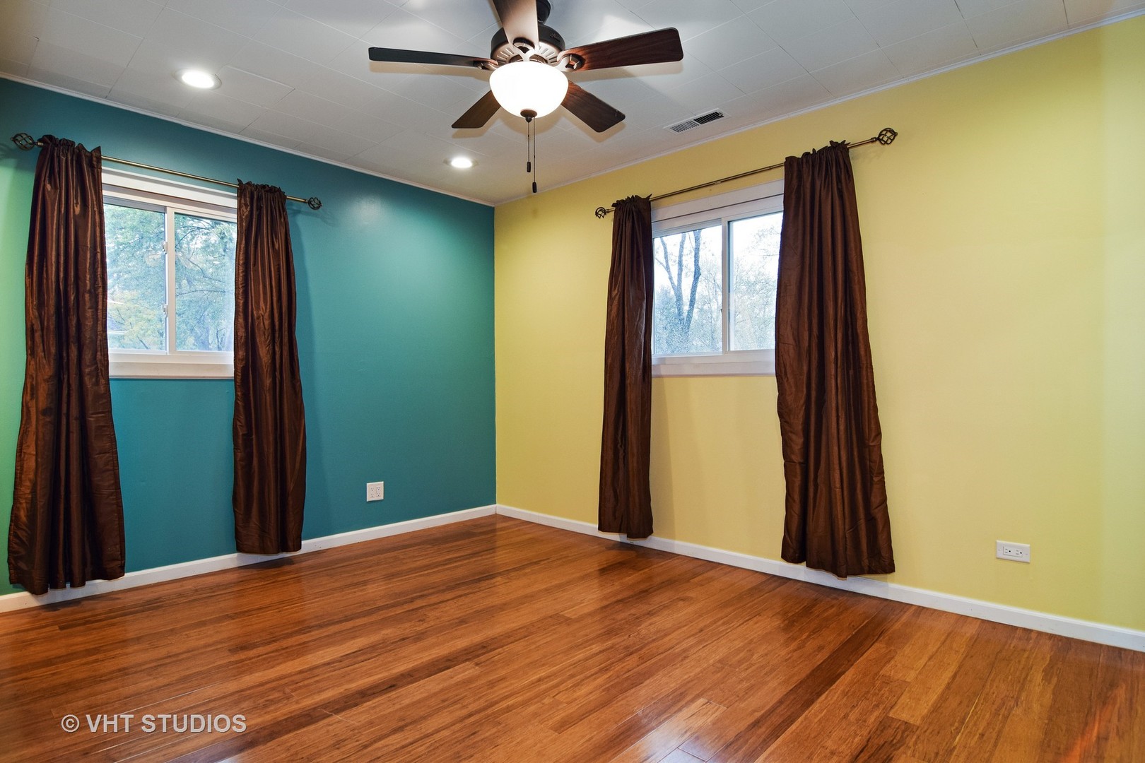 1675 Bedford Road Hoffman Estates, IL 60169 - Photo 9 of 15