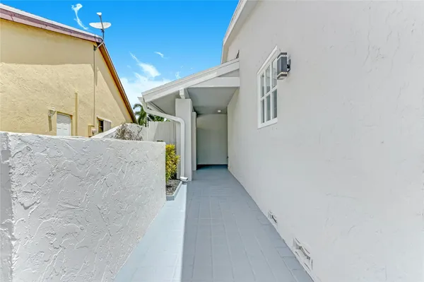 $4,950 | 16643 Redwood Way, Weston, FL 33326