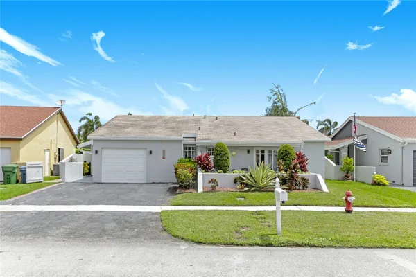 $4,950 | 16643 Redwood Way, Weston, FL 33326