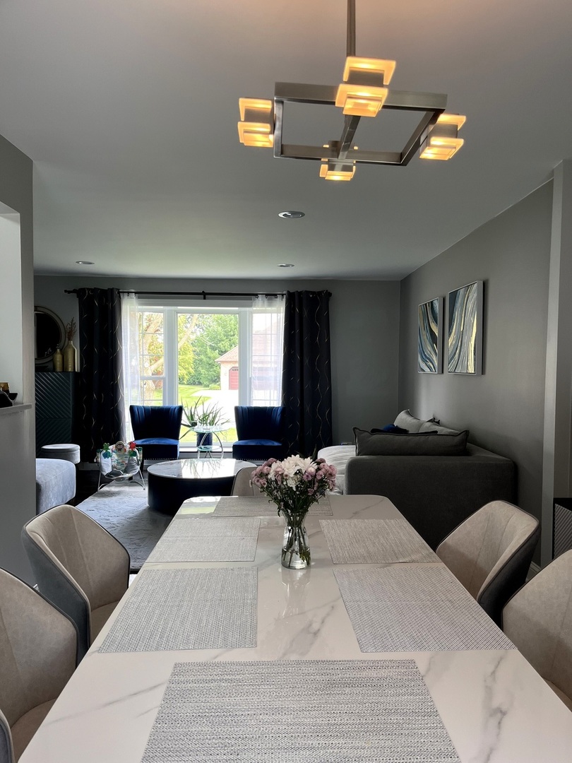 16W311 93rd Place Burr Ridge, IL 60527 - Photo 6 of 27 Gallery Image 6