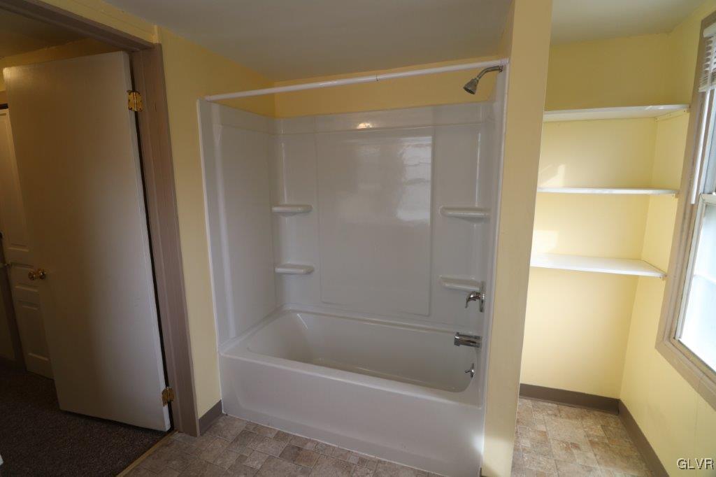 1886 Dinkey Road Lehighton, PA 18235 - Photo 19 of 39 Main Bathroom - Shower