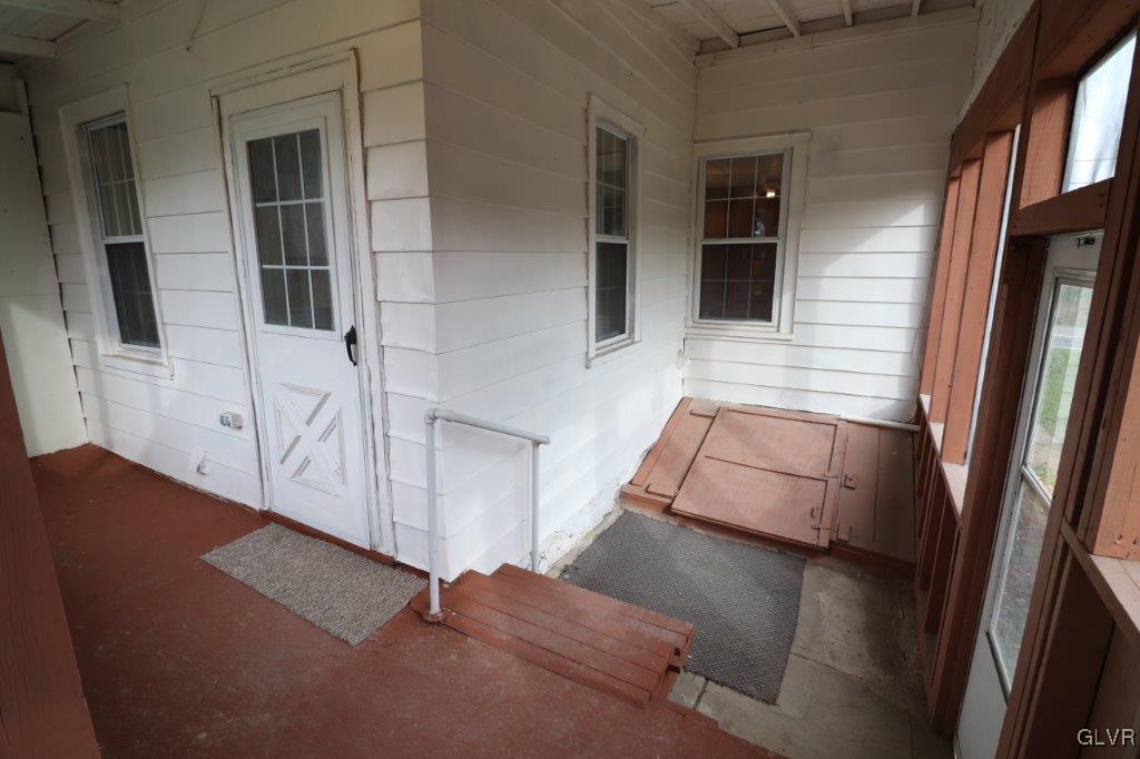 1886 Dinkey Road Lehighton, PA 18235 - Photo 23 of 39 Enclosed Pack Patio