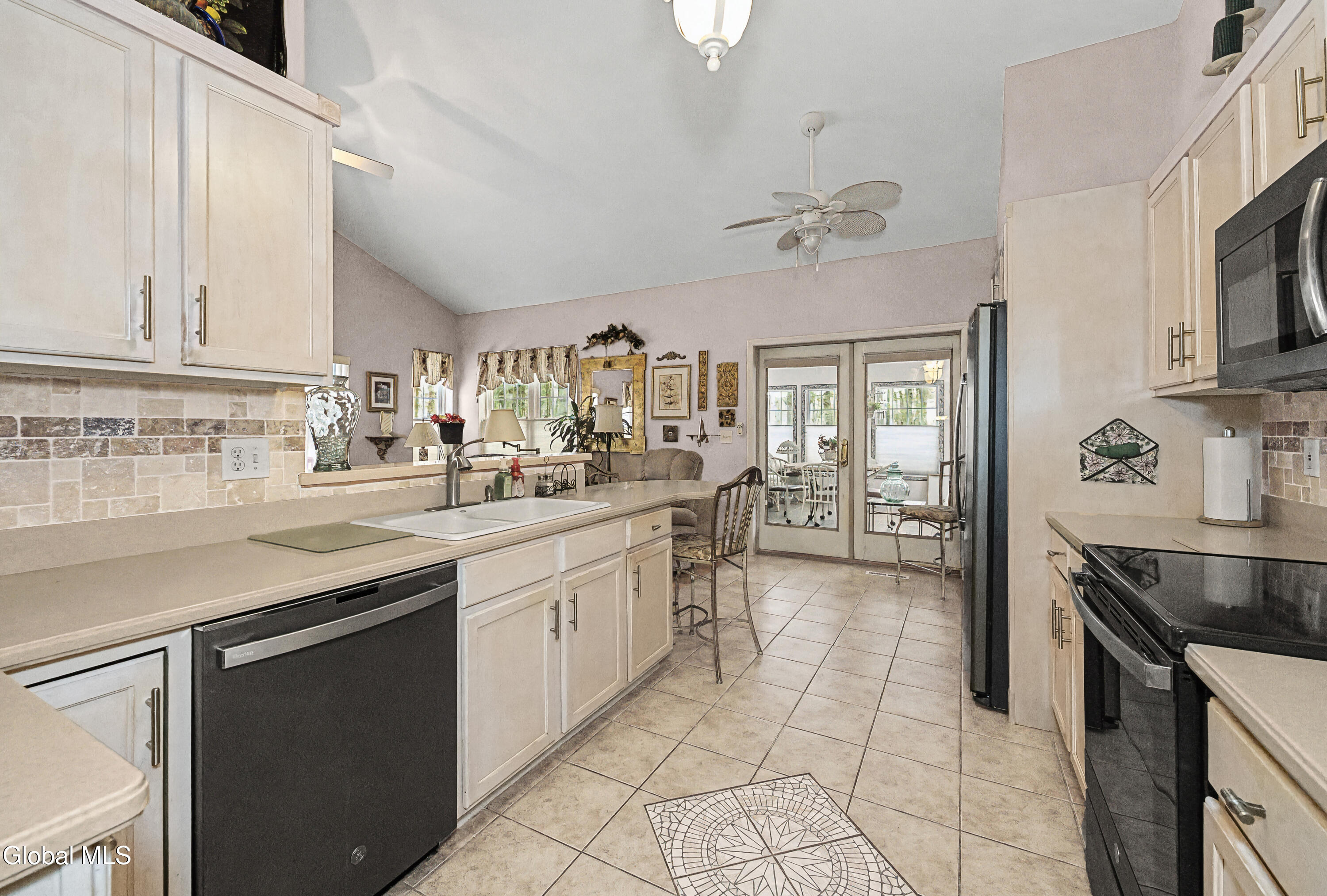 3 Donegal Way Wilton, NY 12866 - Photo 7 of 44 3 Kitchen 4