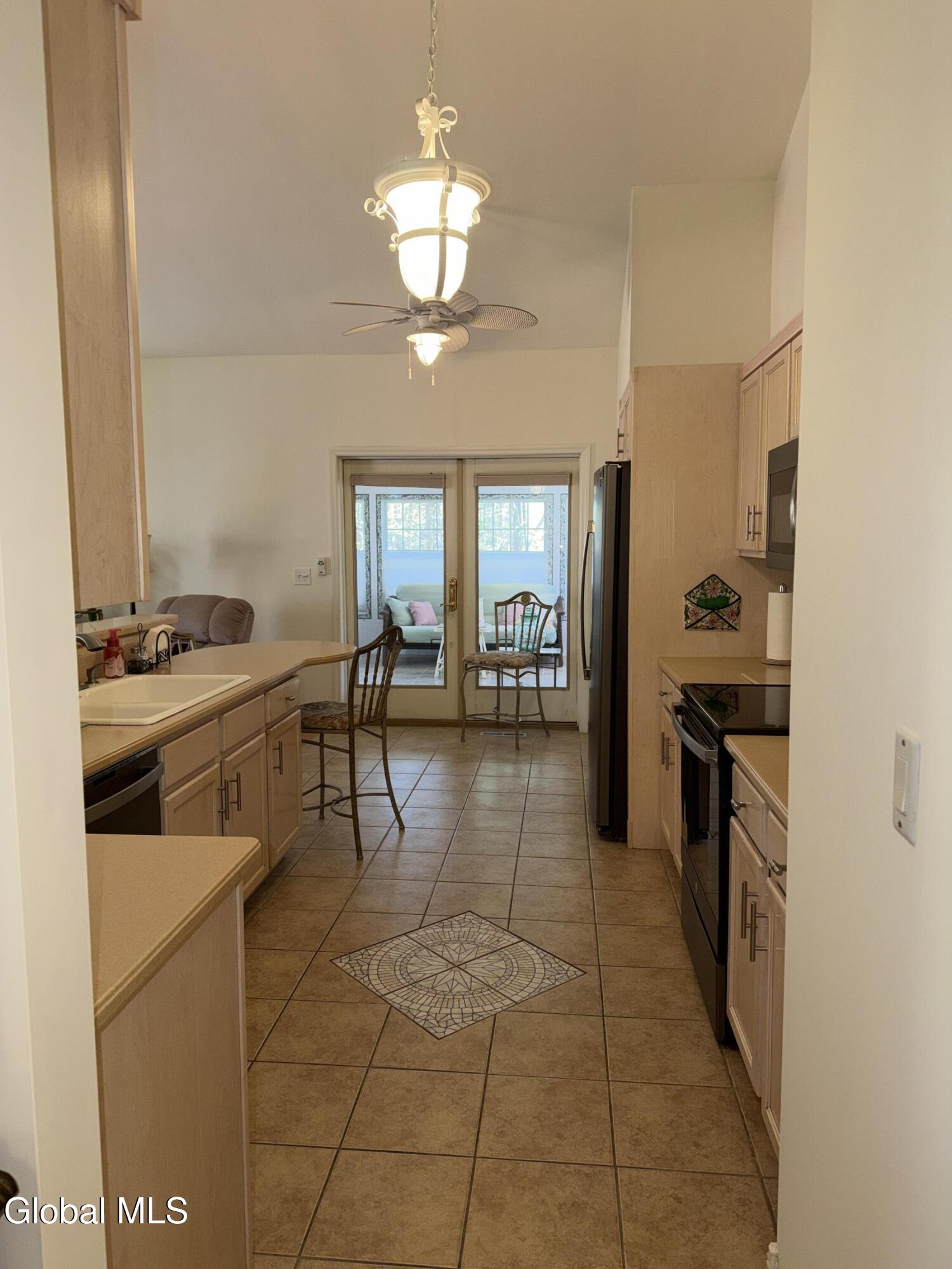 3 Donegal Way Wilton, NY 12866 - Photo 9 of 44 IMG_0802