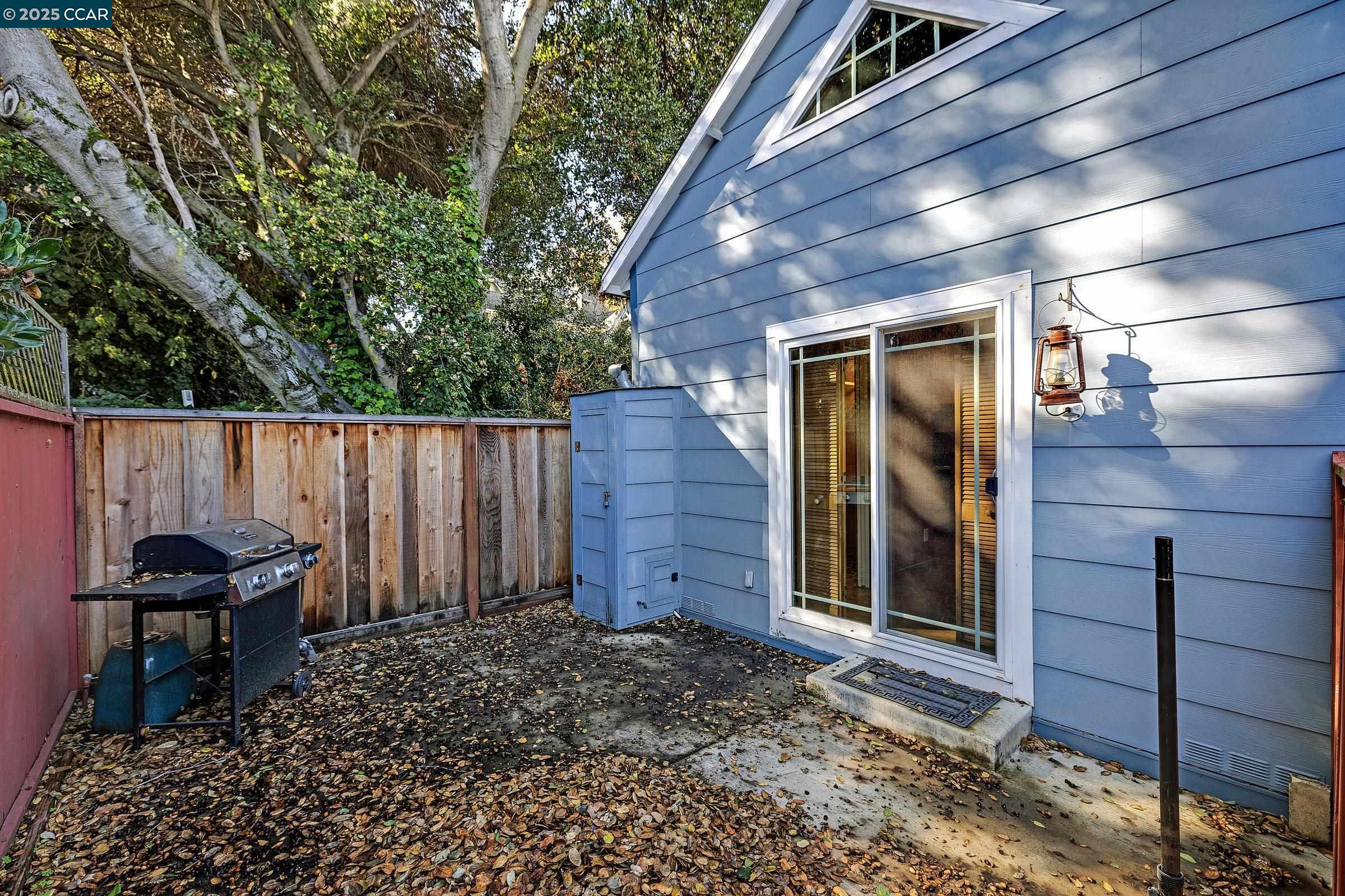 610 Quinan Street Pinole, CA 94564 - Photo 28 of 41 a view of a backyard