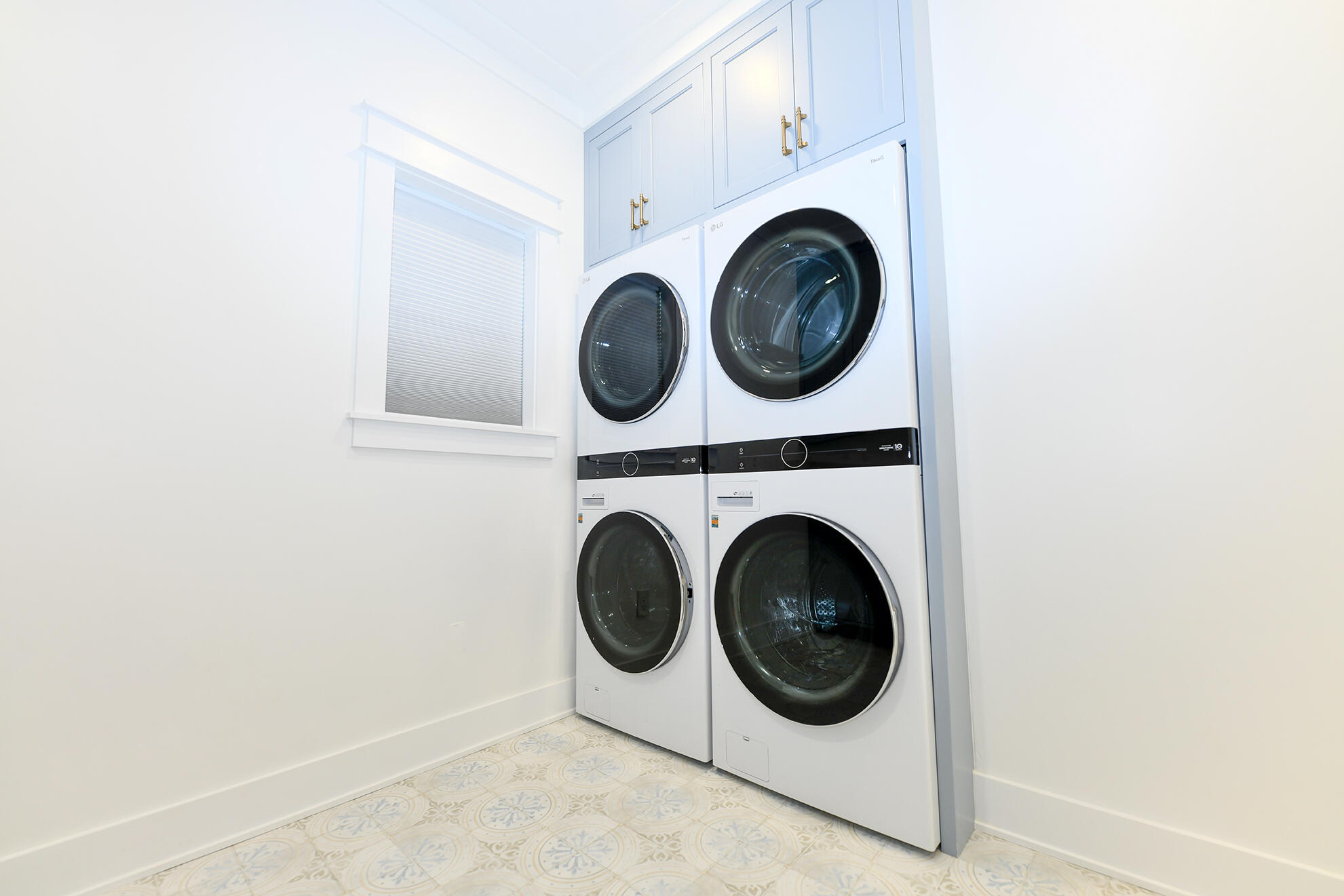 20 Brown Street Santa Rosa Beach, FL 32459 - Photo 62 of 83 a utility room with dryer and washer
