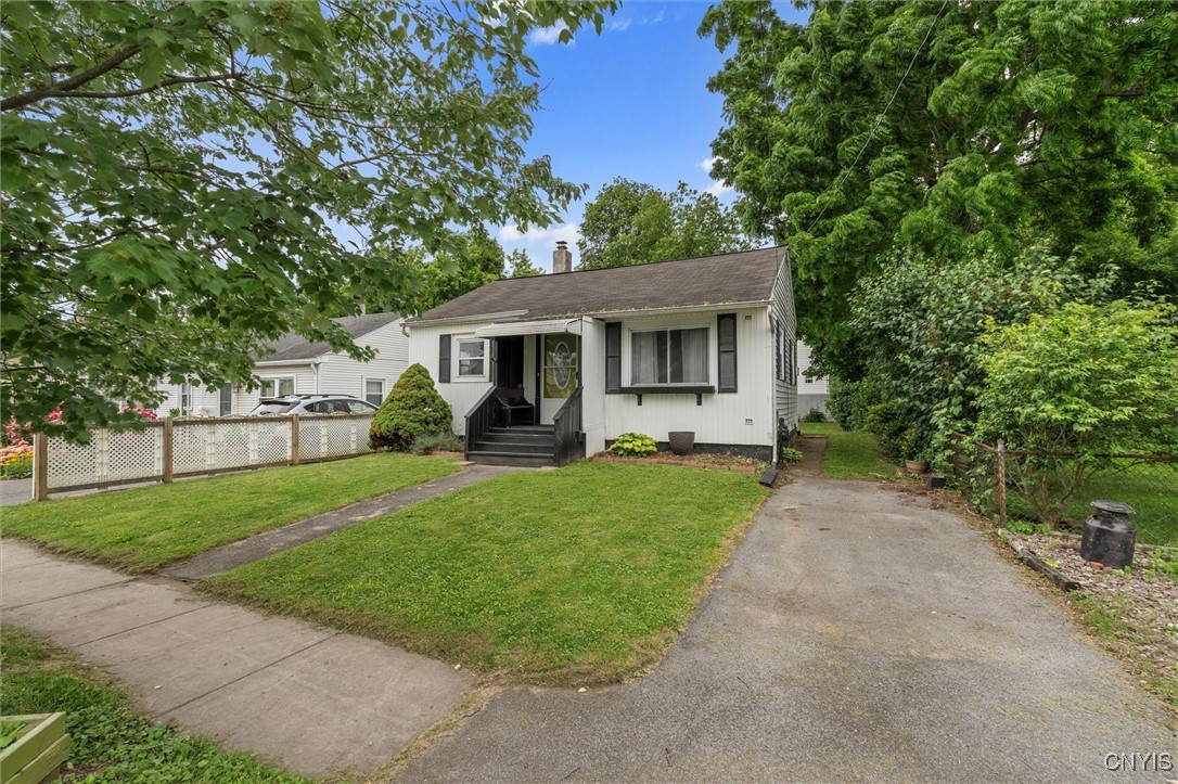 107 Edgeware Road Syracuse, NY 13208 - Photo 1 of 1 Gallery Image 1