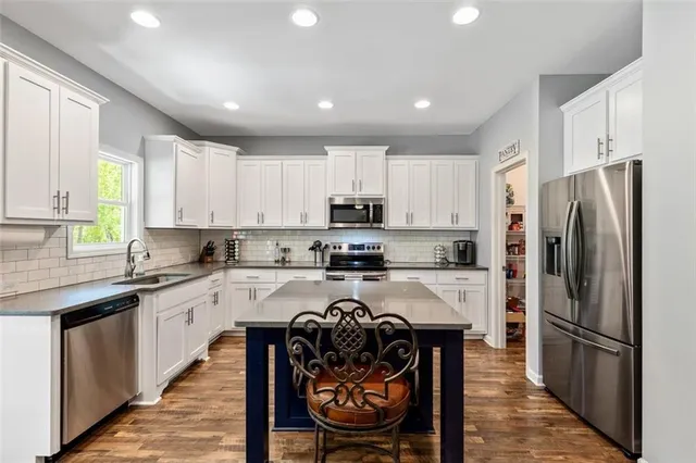 a house view with a outdoor space