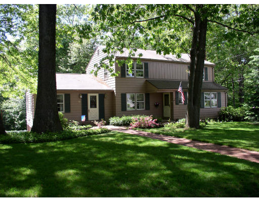66 Squassick Road West Springfield, MA 01089 - Photo 1 of 8 Gallery Image 1