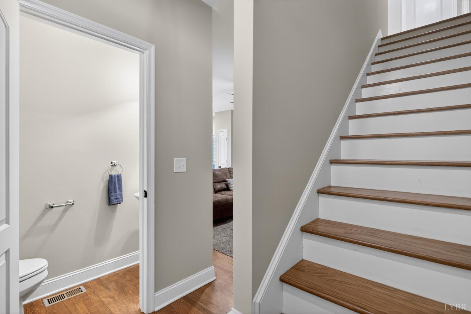 1198 Crest Ridge Drive Bedford, VA 24523 - Photo 19 of 40 a view of entryway