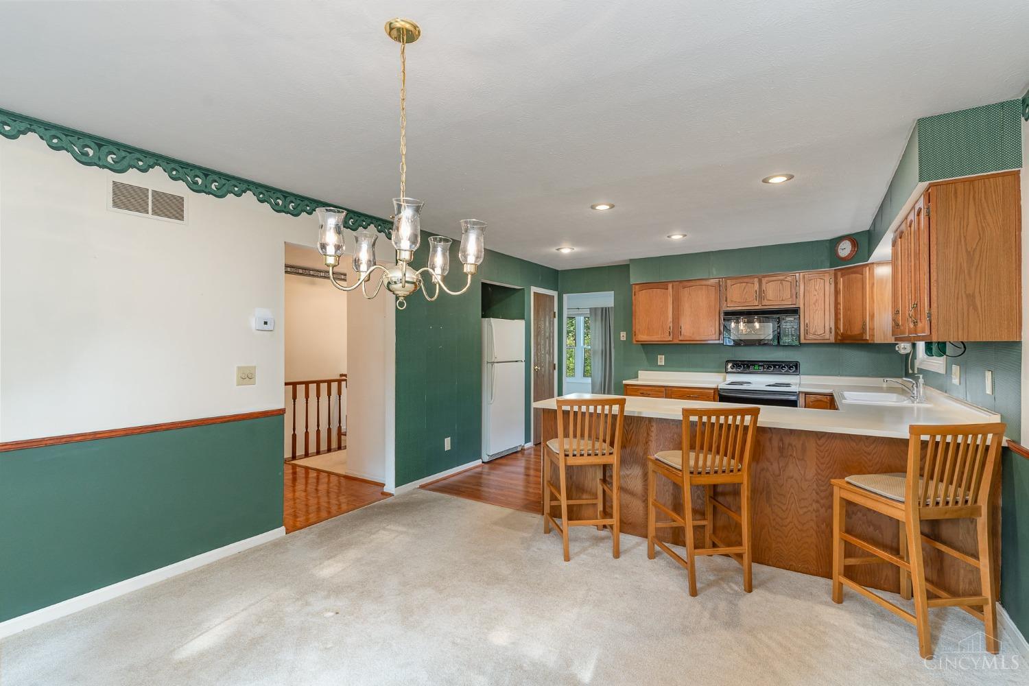 1277 Anderson Ferry Road Cincinnati, OH 45238 - Photo 6 of 22