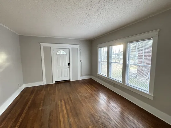 $1,595 | 949 Mansfield Street, Unit 2, Nashville, TN 37206