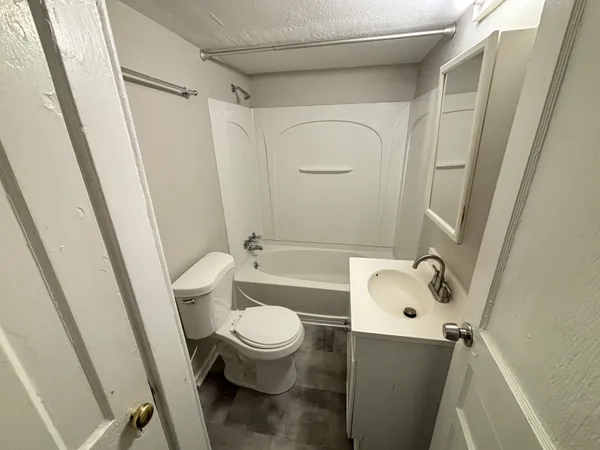$1,595 | 949 Mansfield Street, Unit 2, Nashville, TN 37206