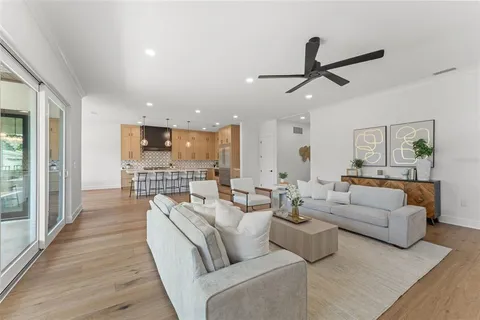 $3,795,000 | 500 East Davis Boulevard, Tampa, FL 33606